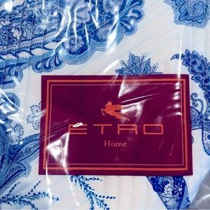 ETRO Home Loures Queen Quilted Bedspread, Paisley White & Blue, New with Tag